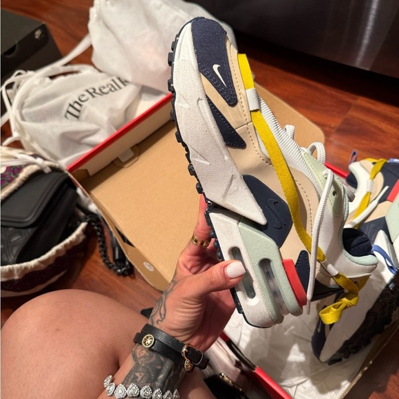 Nike Air Max Furyosa Women’s Sneaker - Picture 3 of 6